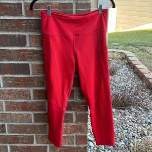 ZYIA Ladies M (6/8) Red Light & Tight Cropped Workout or Everyday Legging